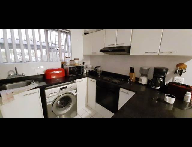 2 BEDROOM TOWNHOUSE RENTED IN SOUTH END